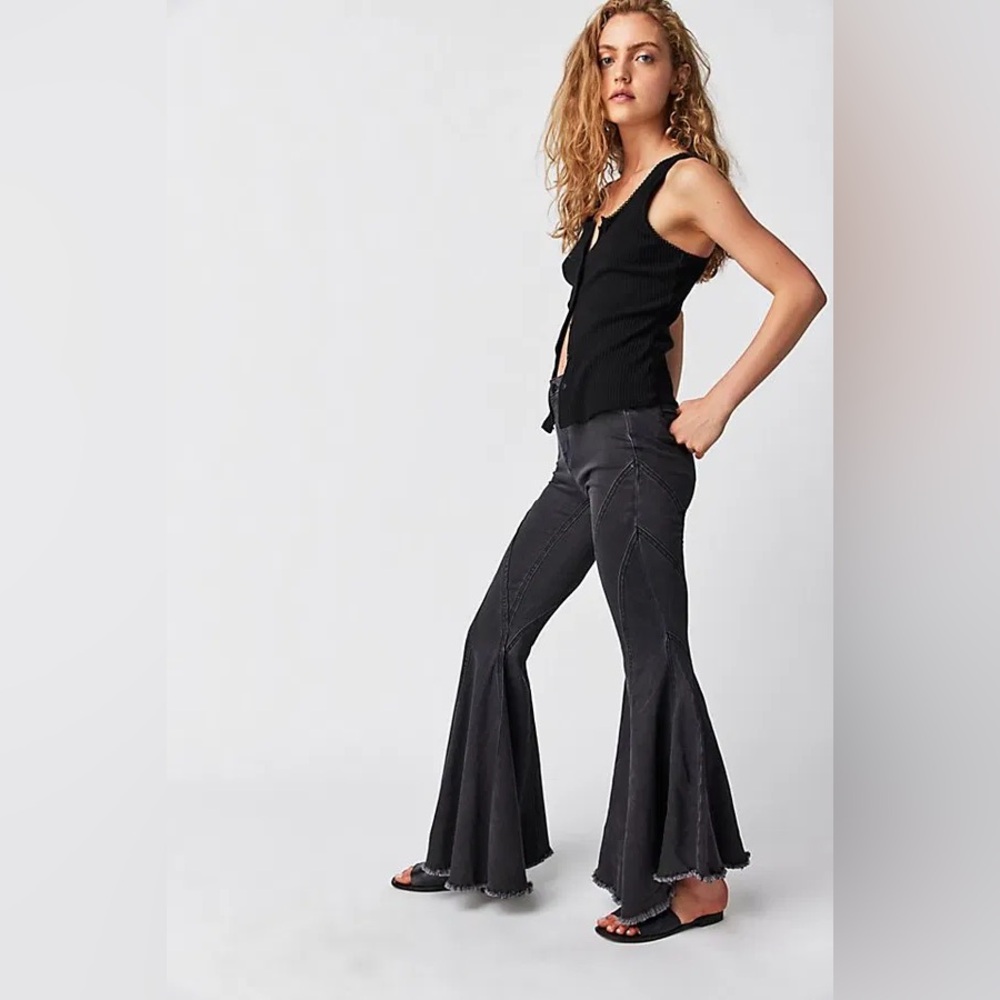 We the Free - Twirl On Mid-Rise Crop Flare Jeans